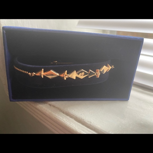 Swarovski heroism rose gold plated bracelet - Picture 6 of 6